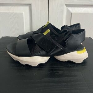 SOREL Kinetic Impact Sandals Women's Size 9.5 Black Leather Slingback